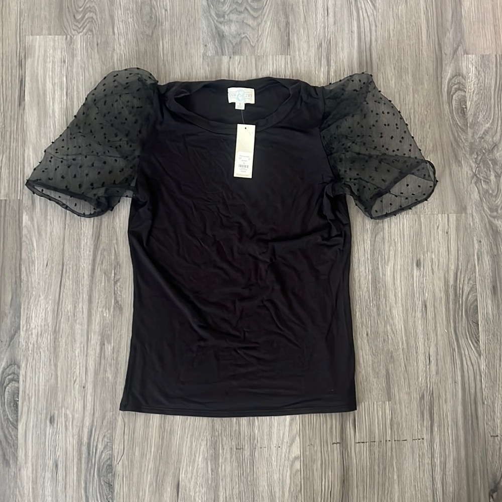 Jun and Ivy black top